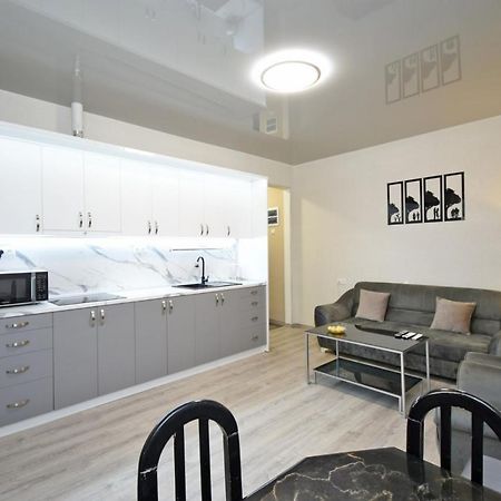 Красивая Квартира На Комитас 55 Erevan Esterno foto