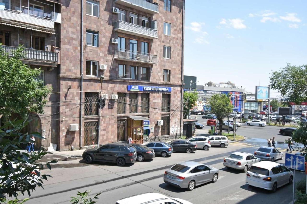 Красивая Квартира На Комитас 55 Erevan Esterno foto